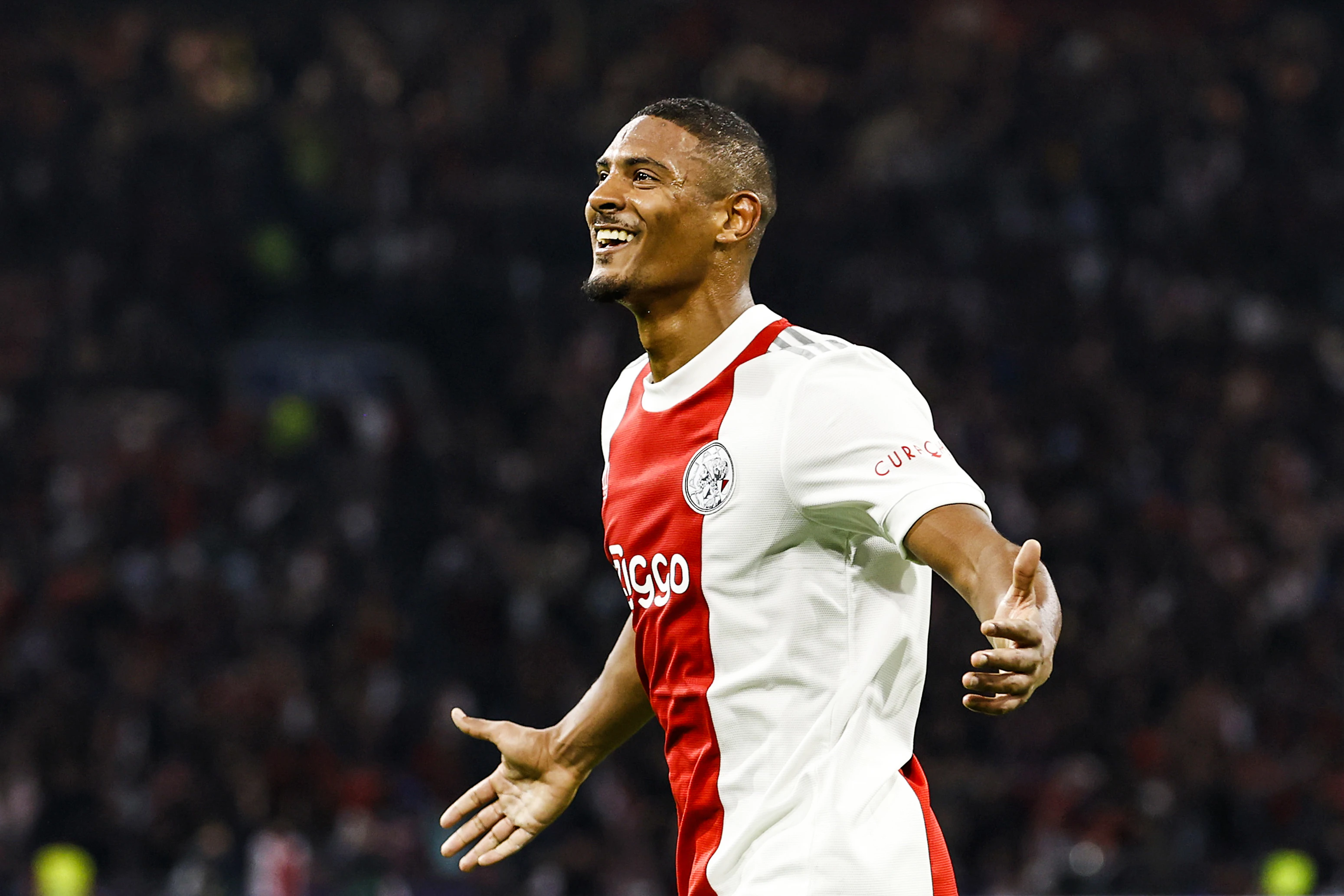 Haller s dva pogotka Bešiktašu dostigao Lewandowskog