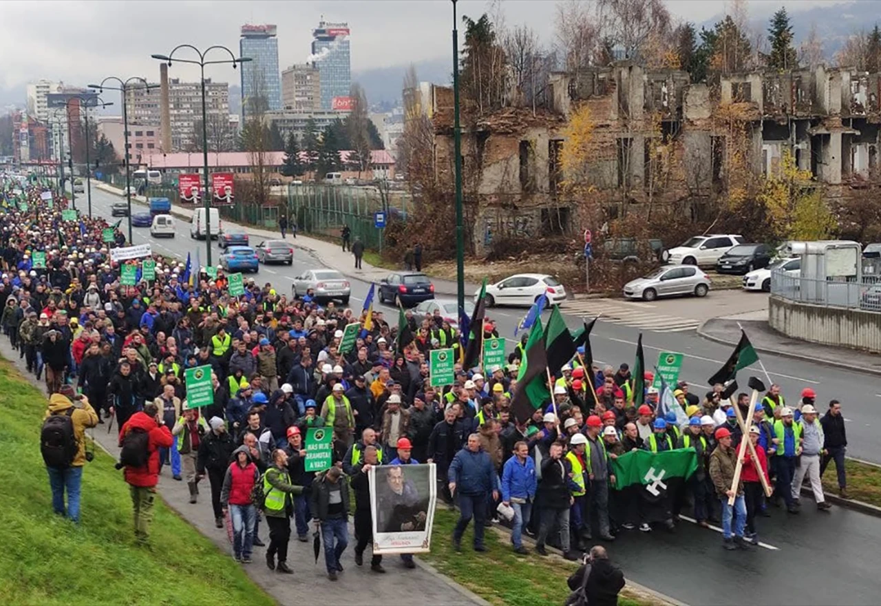 Rudari odlaze iz Sarajeva, prosvjed nastavljaju ispred rudnika 