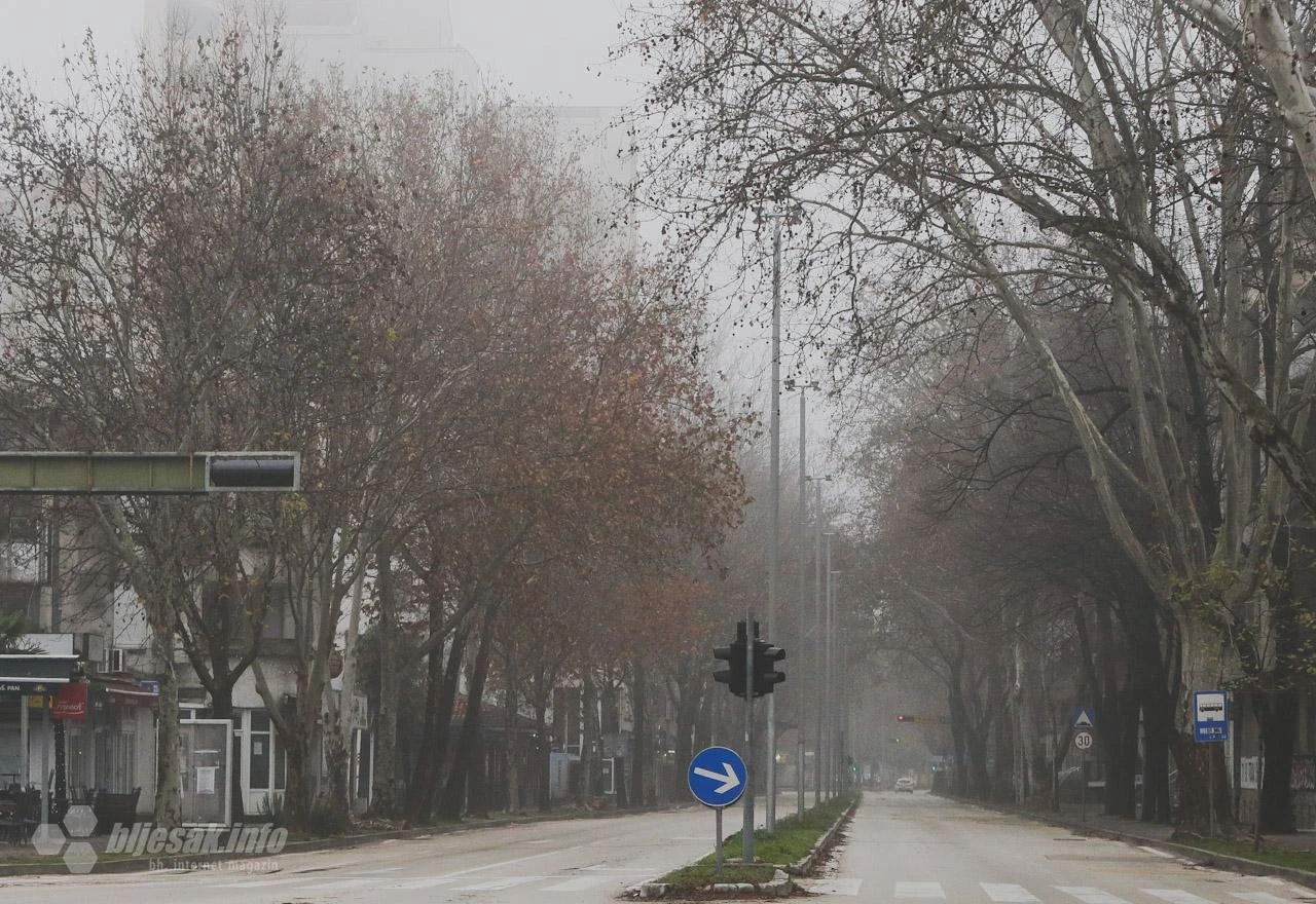 Kolnici mokri i skliski, magla smanjuje vidljivost