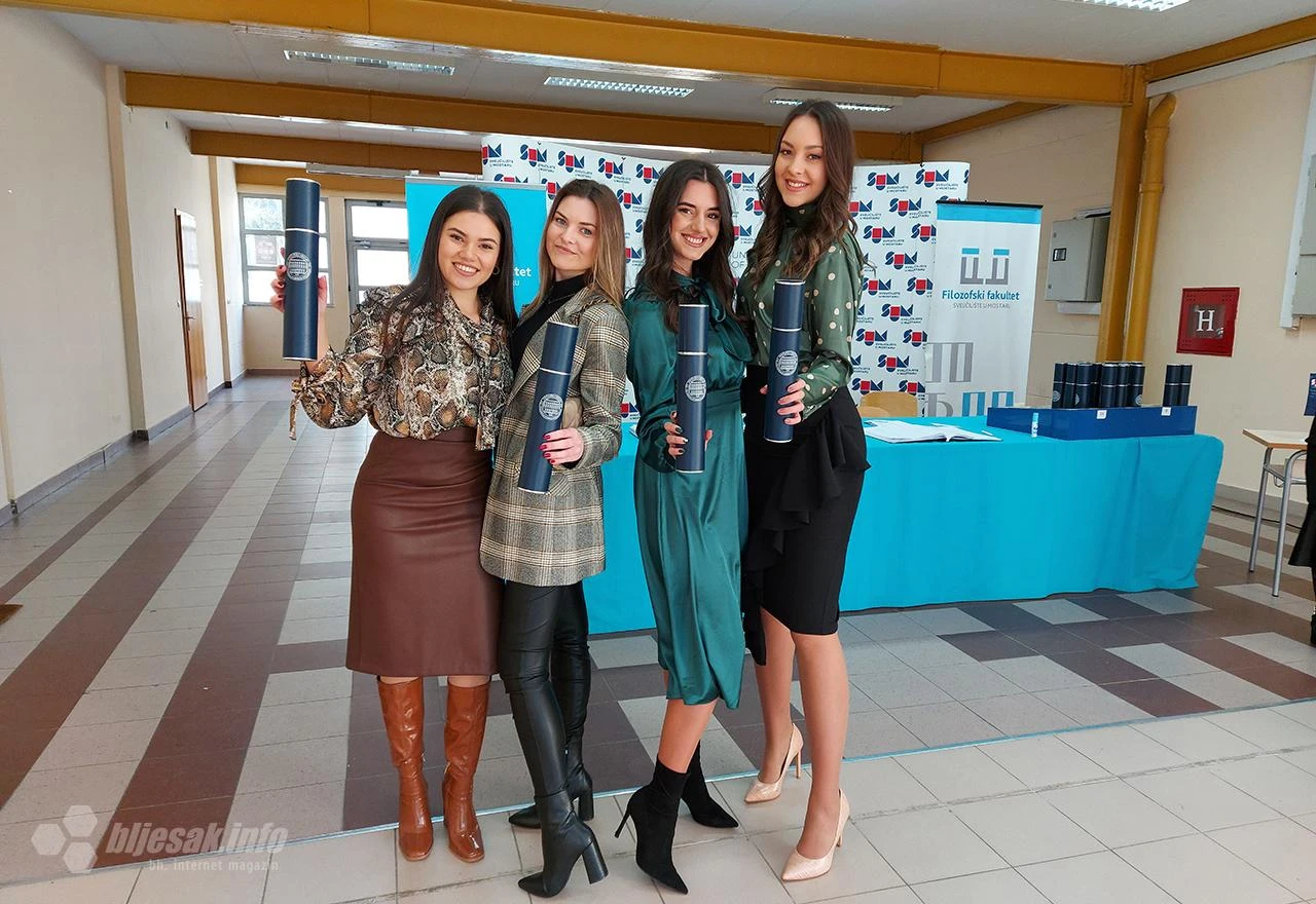 FOTO| Studenti Filozofskog fakulteta 'uzeli u ruke' znanje