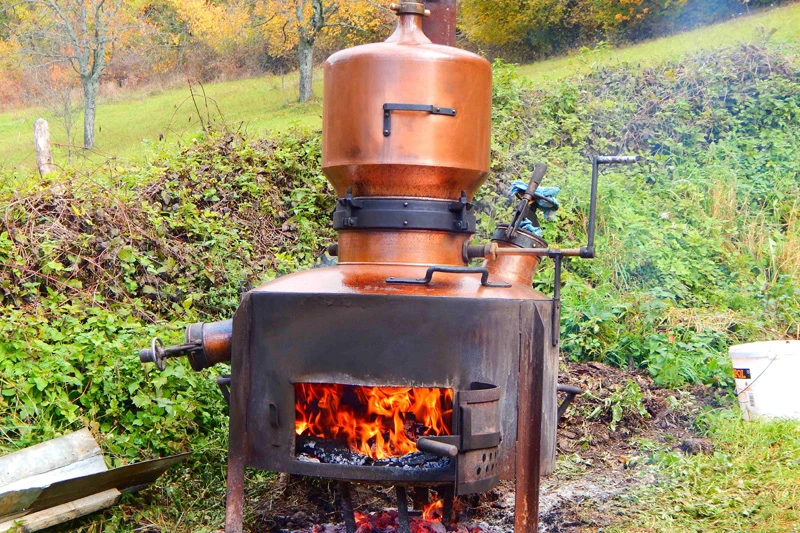 Vlada FBiH ograničava proizvodnju rakije na 20 litara godišnje za fizička lica