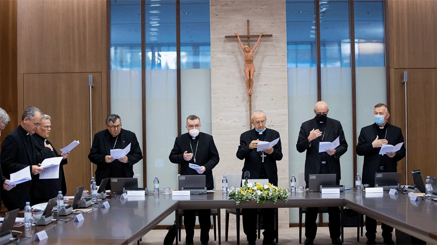 Što kažu Hrvatski biskupi: Je li cjepivo protiv Covida-19 moralno prihvatljivo?!
