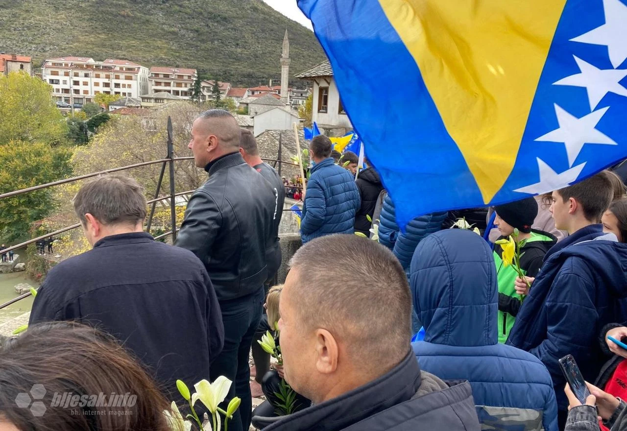 Lovac: Skakači čuvaju most od 'udruženog kretenskog poduhvata'