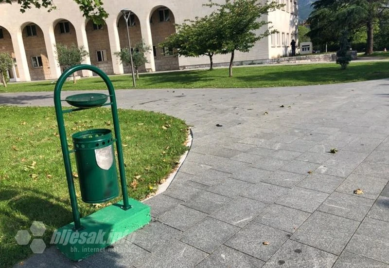 Mostar: Novac od uređenih dvorišta utrošiti na kante i štandove
