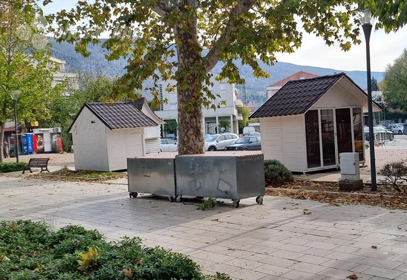 Kućice na mostarskoj Šetnici