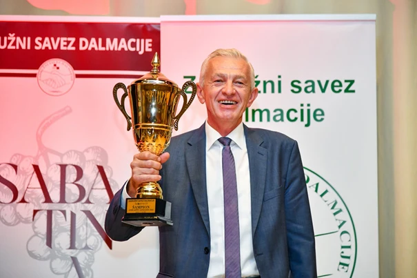 Teuta Blatina Vinarije Čitluk ‘pomela‘ dalmatinske plavce i dingače