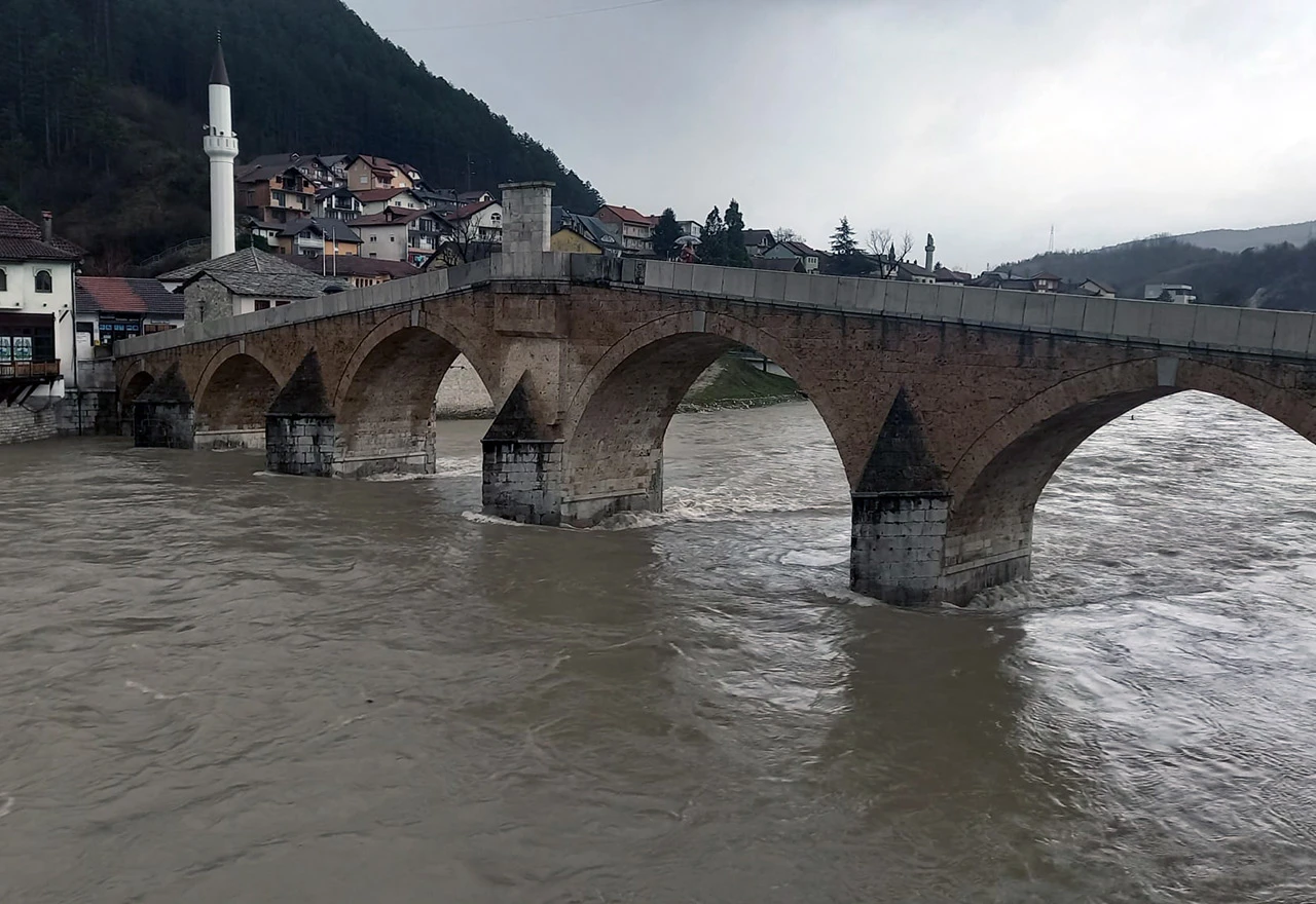 Konjic još čeka na pomoć Oružanih snaga, Jablanica 'prohodna'