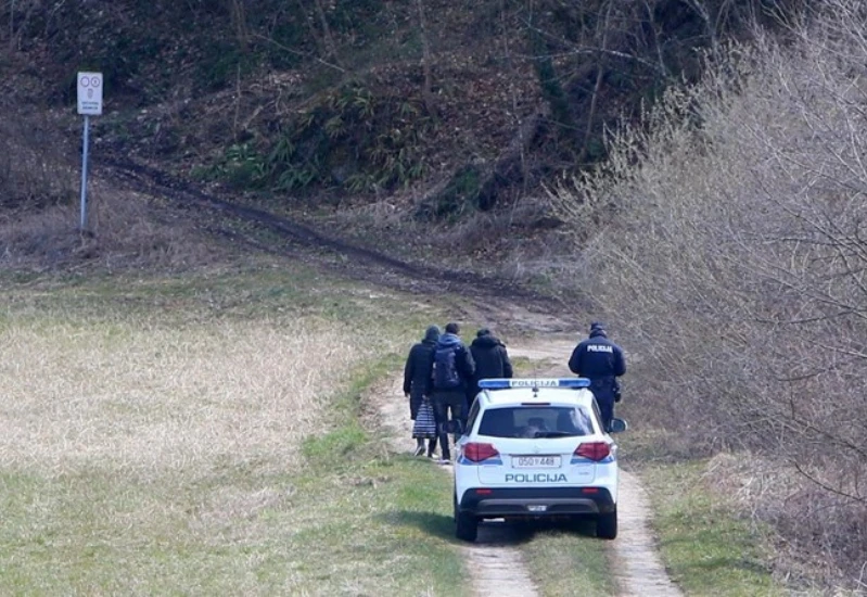 Danci s kamerama ilegalno preko granice, uhvatila ih hrvatska policija