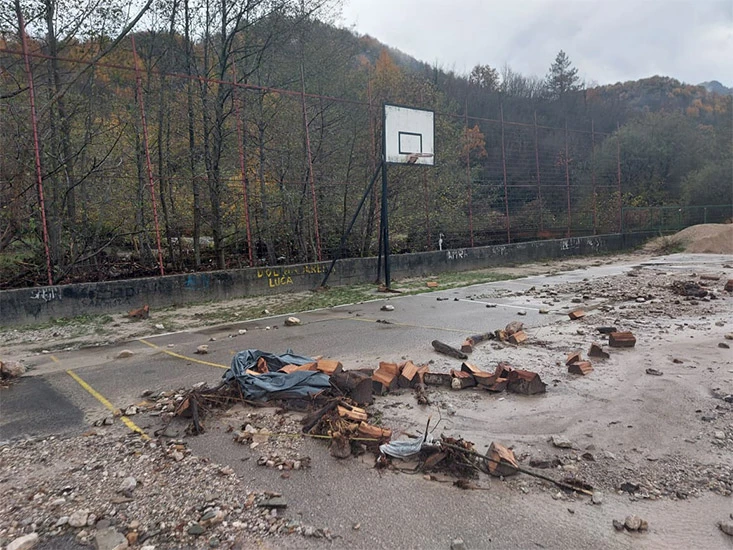Priča iz Jablanice: Mještani spasili školu od poplave