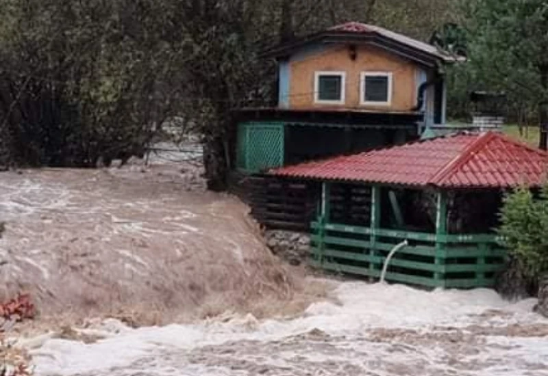 Konjic: Izlila se rijeka Baštica, prijeti obiteljskim kućama 