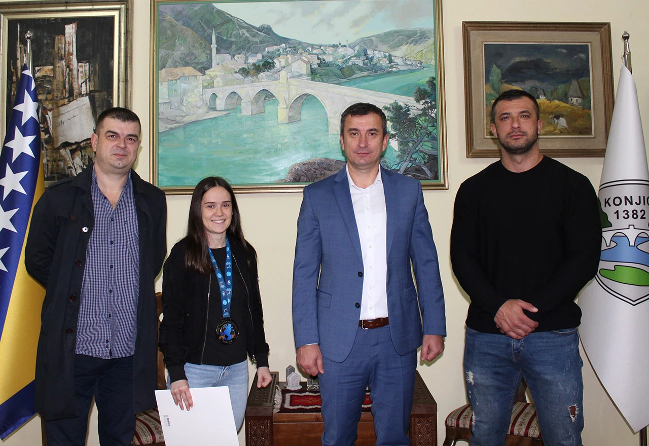Načelnik Ćatić upriličio prijem za uspješnu reprezentativku u kickboxu