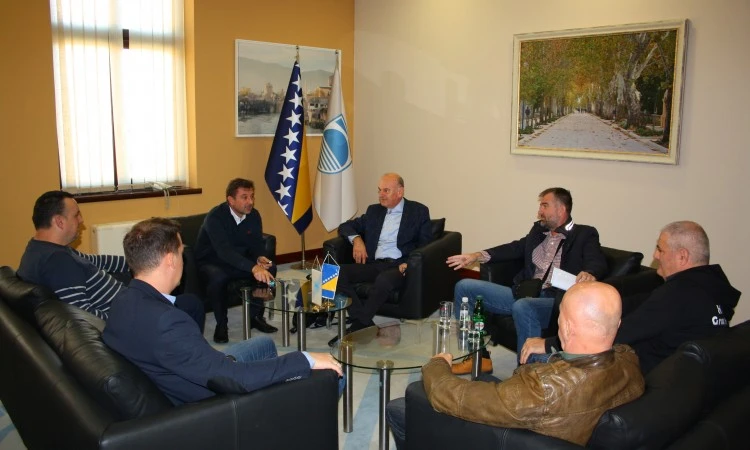 Kordić i Mostar Parking s predstavnicima HVIDRA-e o božićnom turniru