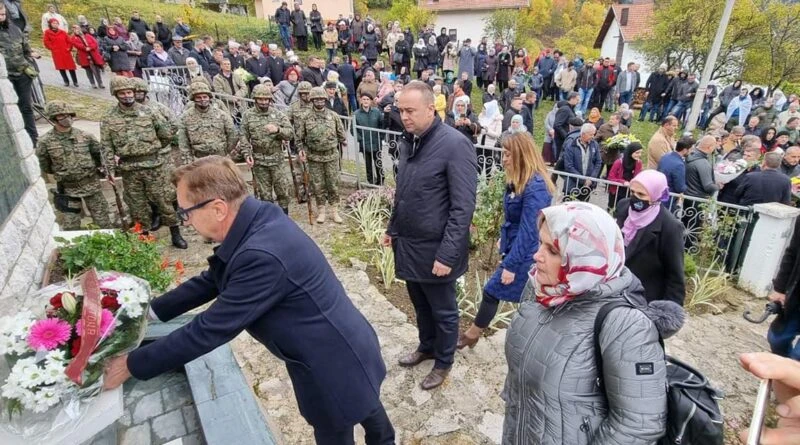 U Stupnom Dolu obilježena 28. godišnjica zločina nad bošnjačkim civilima