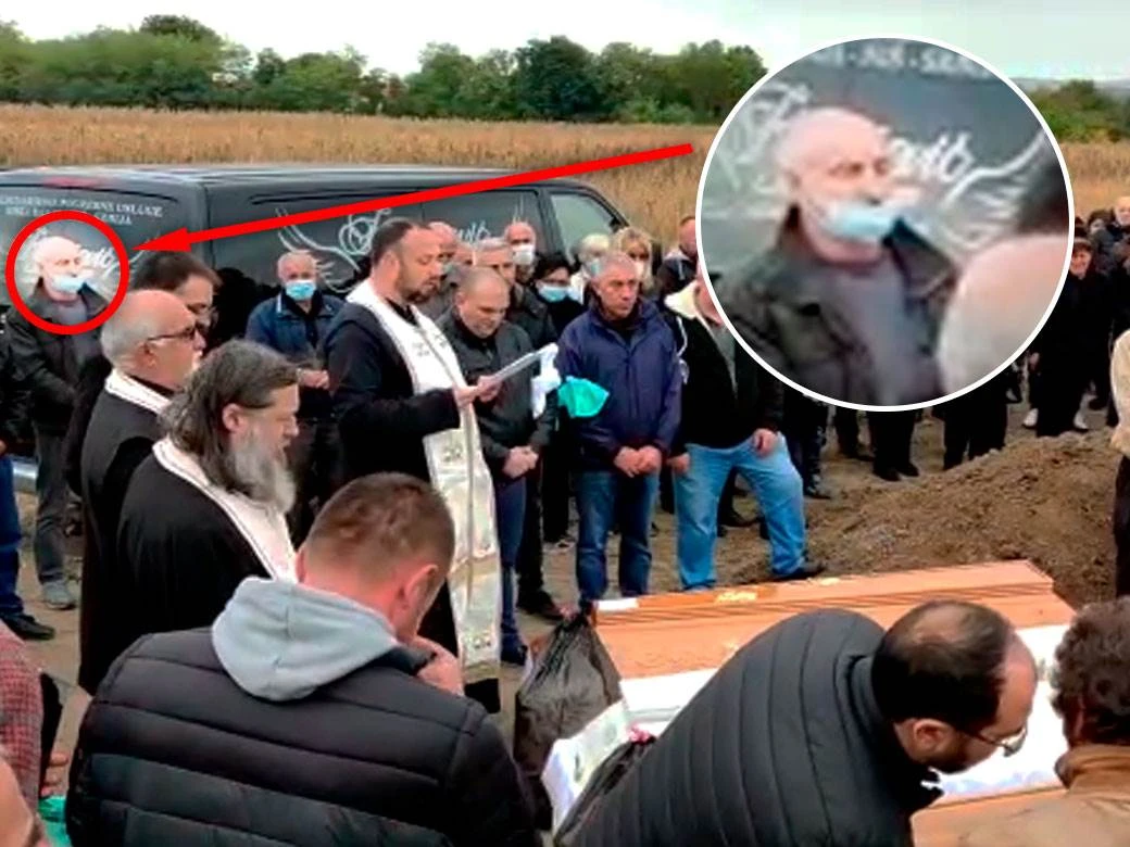 Kamera ga snimila na sahrani obitelji za čije je ubojstvo osumnjičen