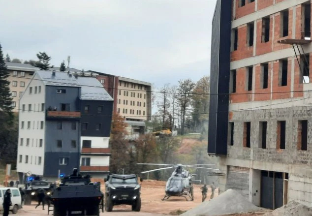 RS vježbala, EUFOR nadlijetao