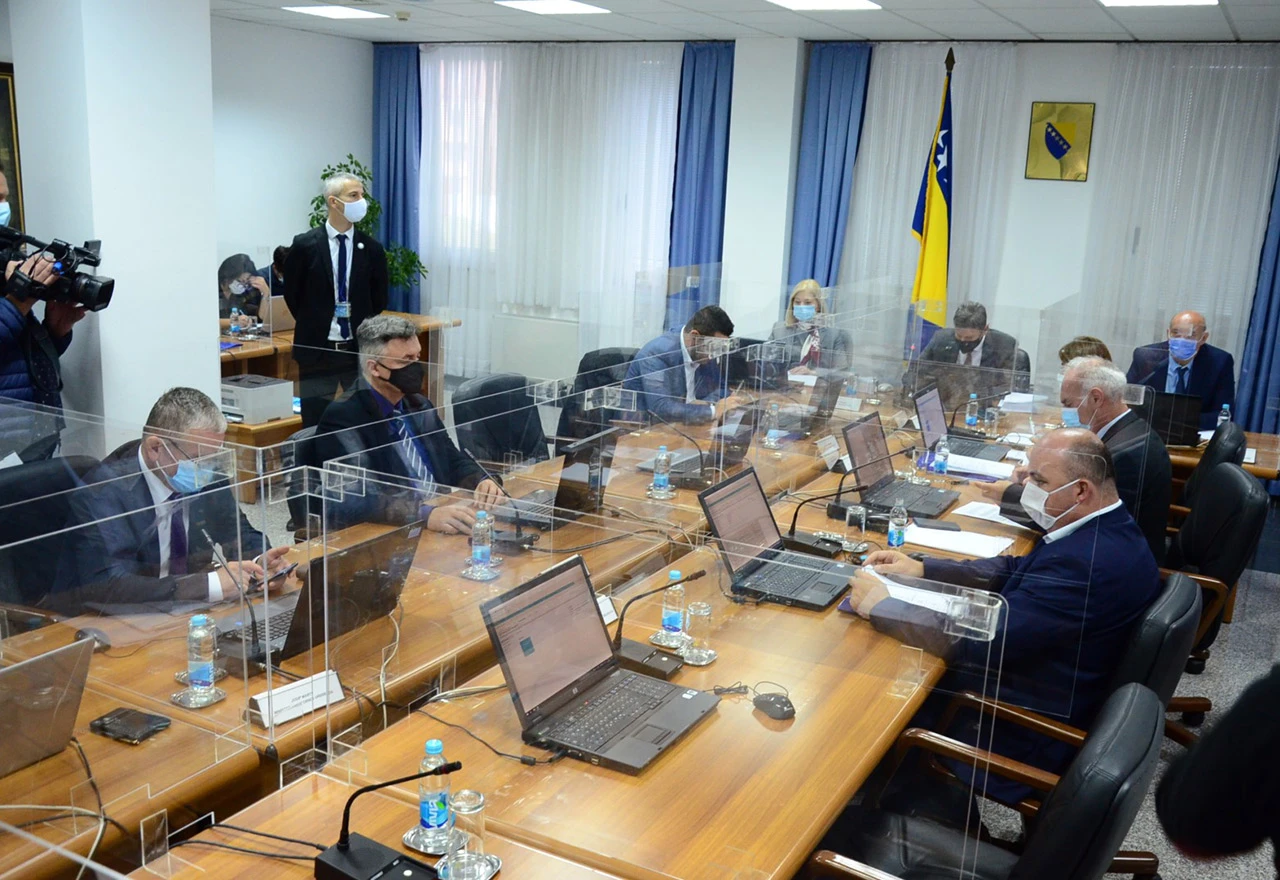 Vlada Federacije malo o kreditima