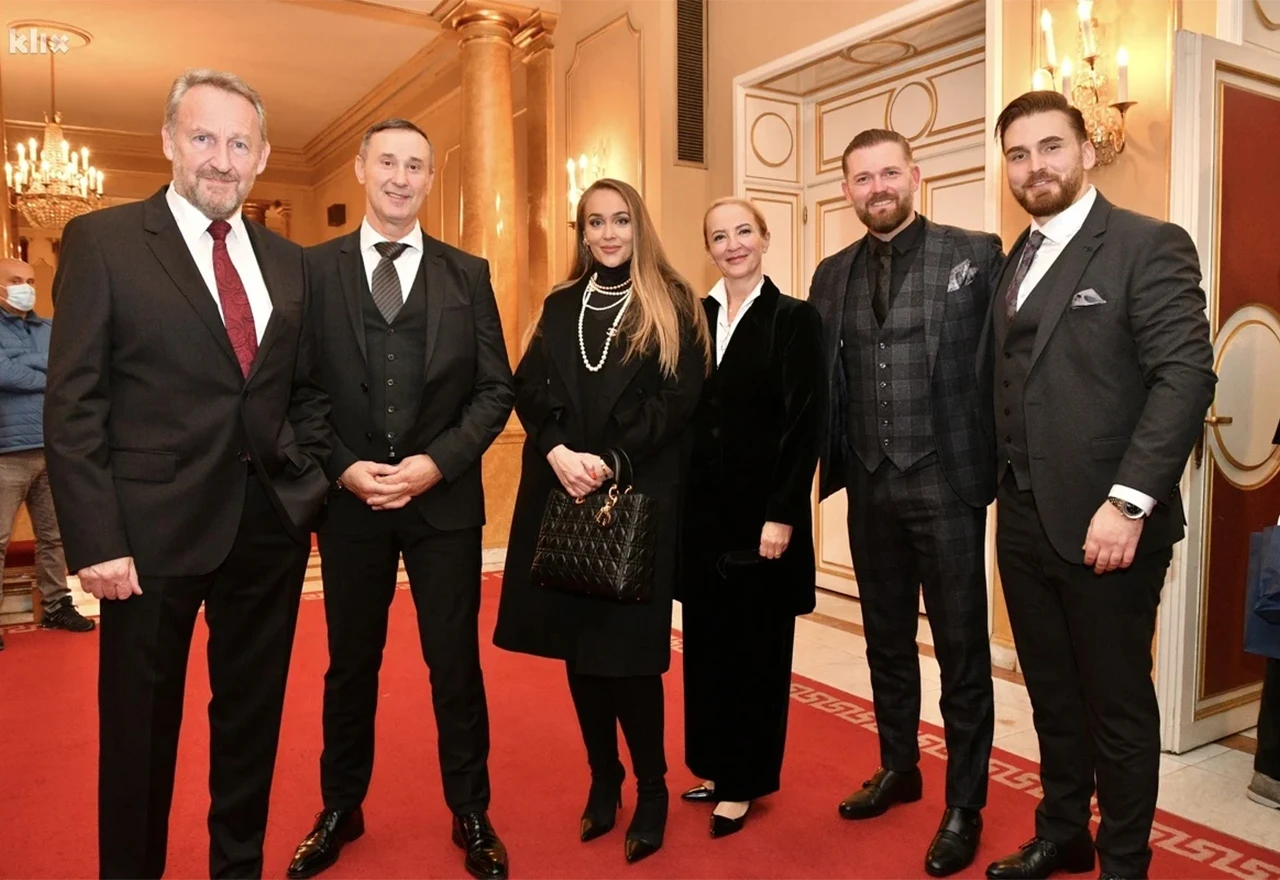 Jasmina Izetbegović prošetala dizajnersku torbicu, cijena 'prava sitnica'