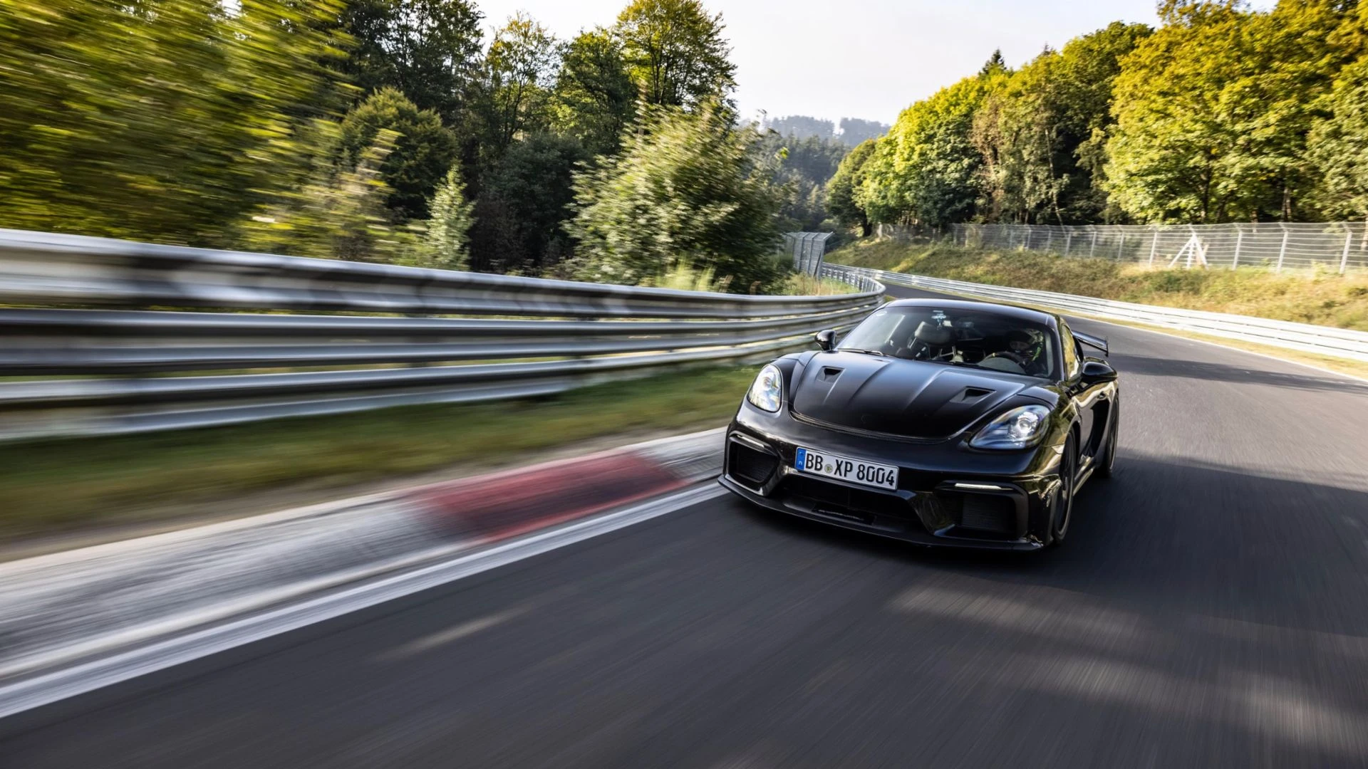 Novi Porsche 718 Cayman GT4 RS briljira tijekom završnog testiranja