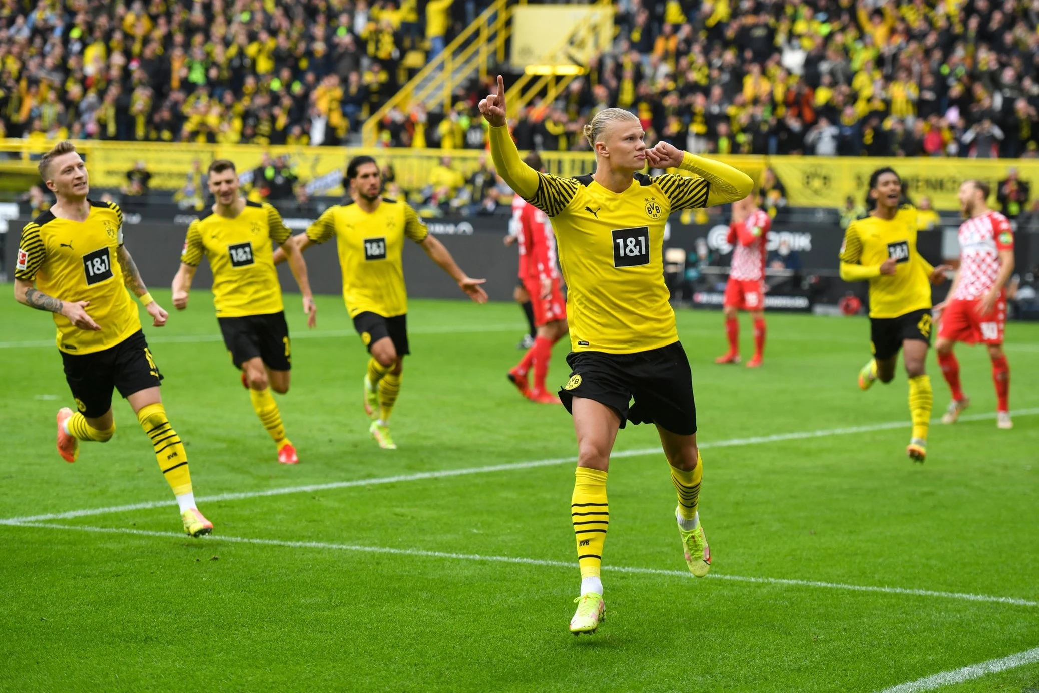 Haaland i Reus donijeli Borussiji pobjedu i vrh Bundeslige
