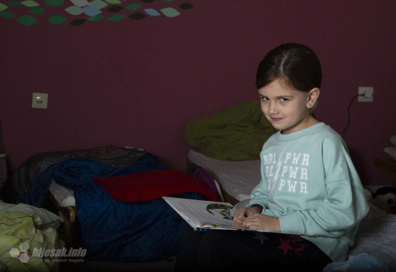 Mali Mostarci prenoćili u knjižnici