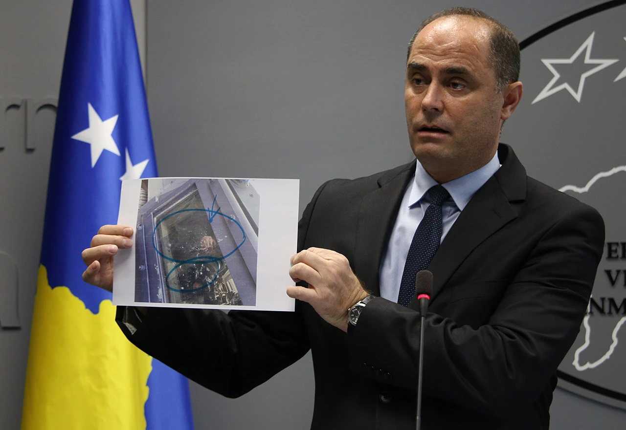 MUP Kosova: Na blindirana policijska vozila pucali iz vatrenog oružja i bacali ručne bombe