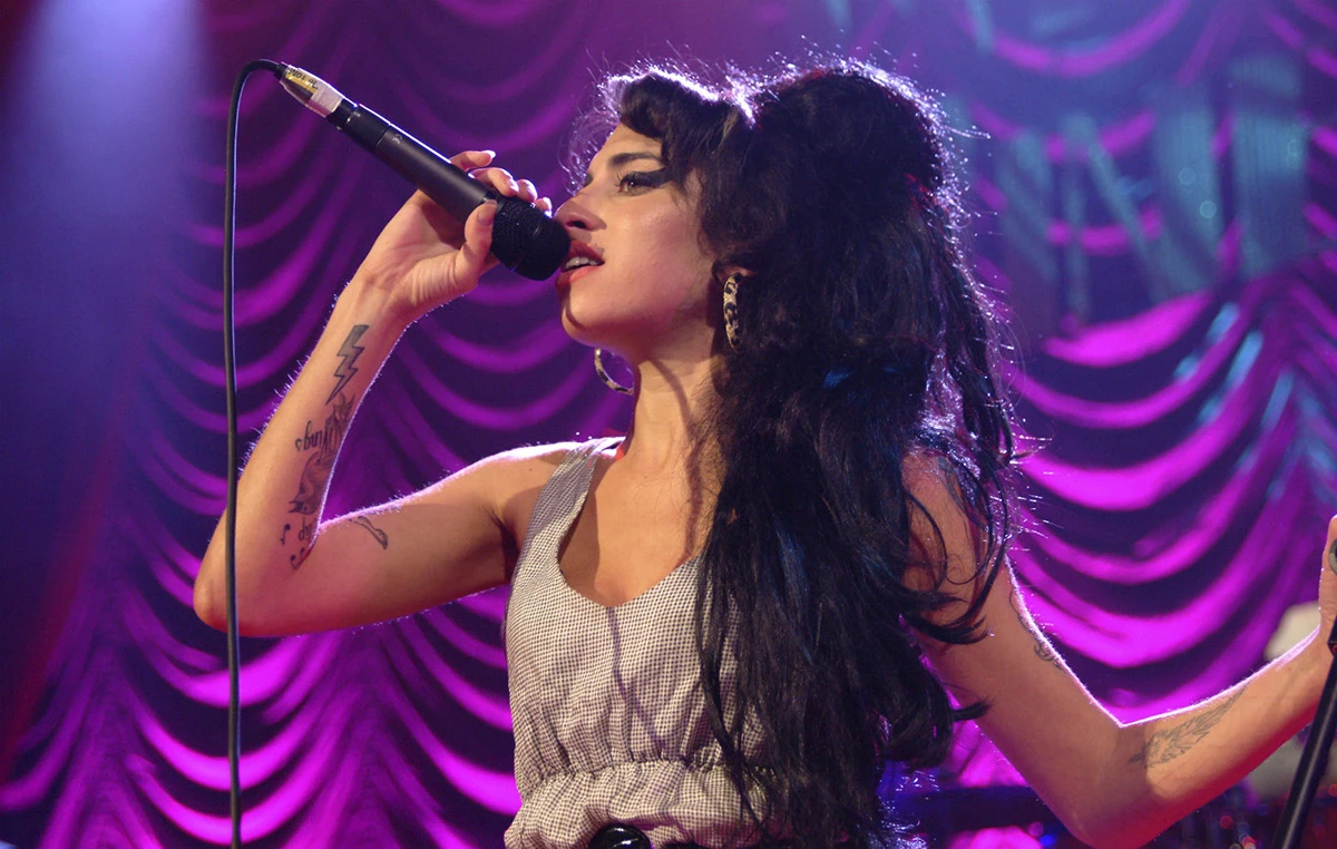 Roditelji Amy Winehouse rasprodaju njezine osobne stvari