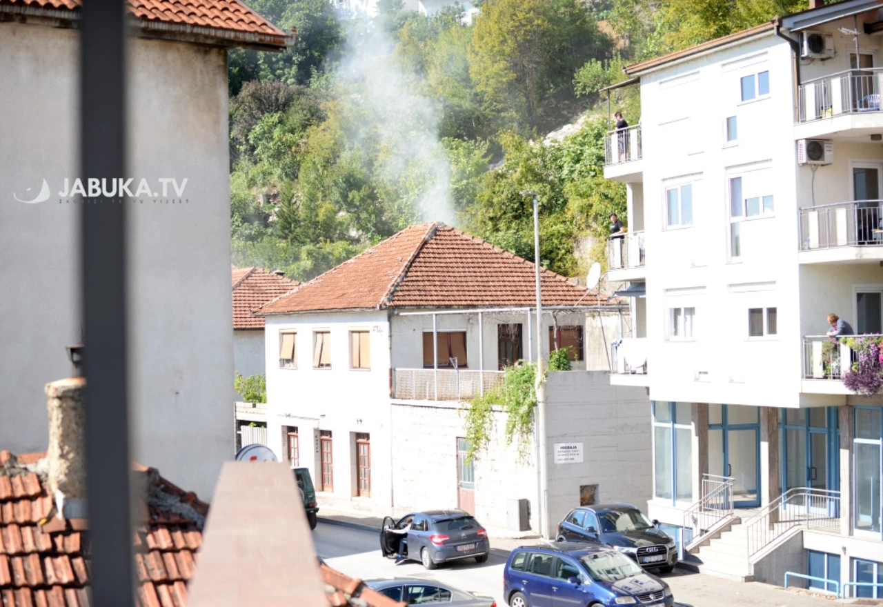 Široki Brijeg: U požaru u obiteljskoj kući ozlijeđene dvije osobe
