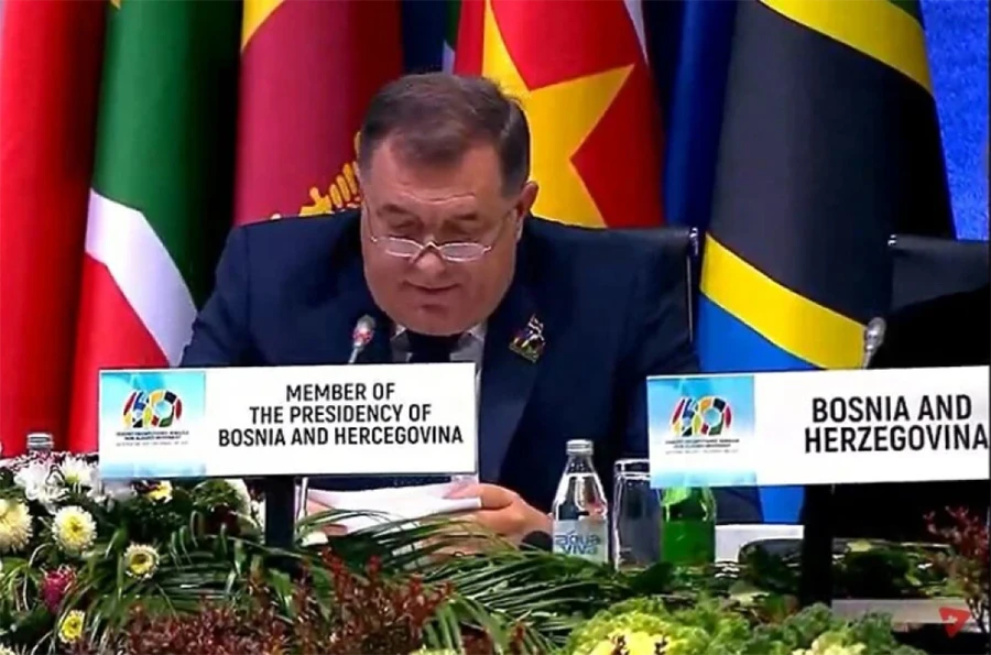Džaferović: Dodik se sramoti na međunarodnim skupovima