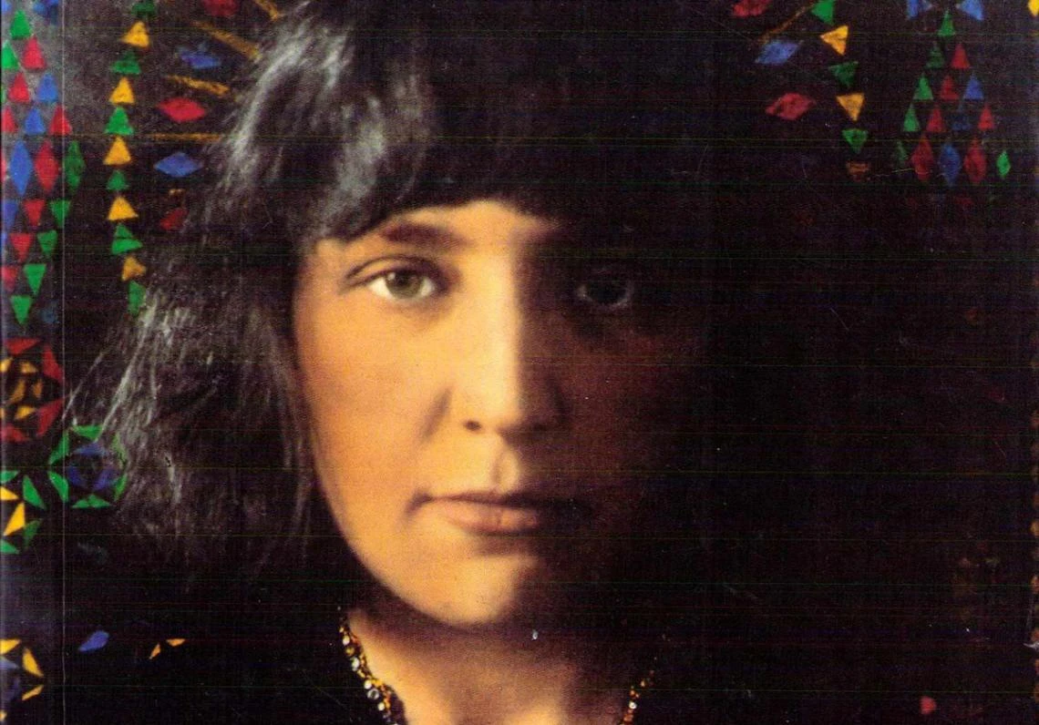 Žena u čijim su mislima cvali stihovi, a venuo život