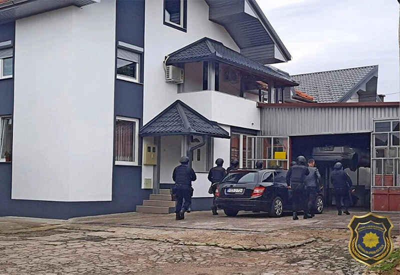 Pala grupa koja je Hercegovcima otimala mobilno bankarstvo