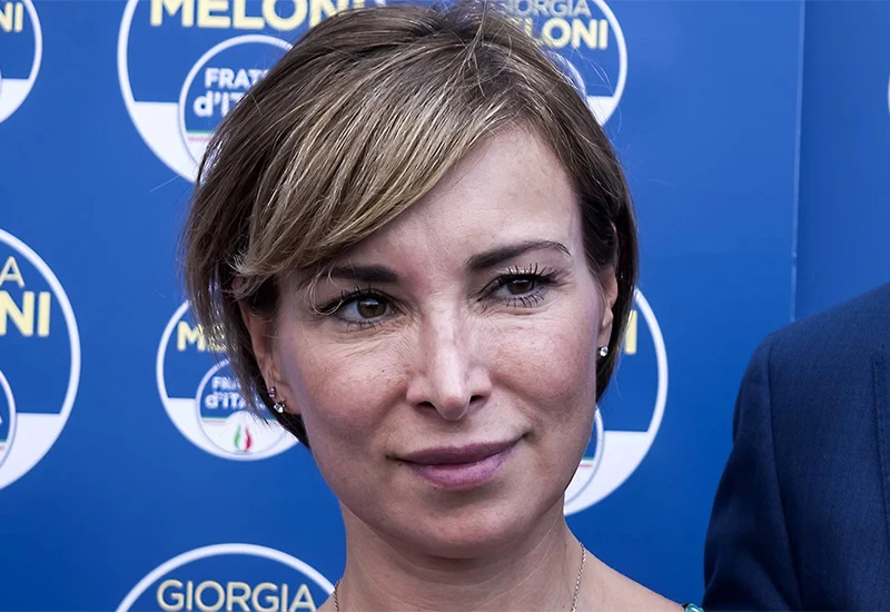 Mussolinijeva unika preuzima Rim