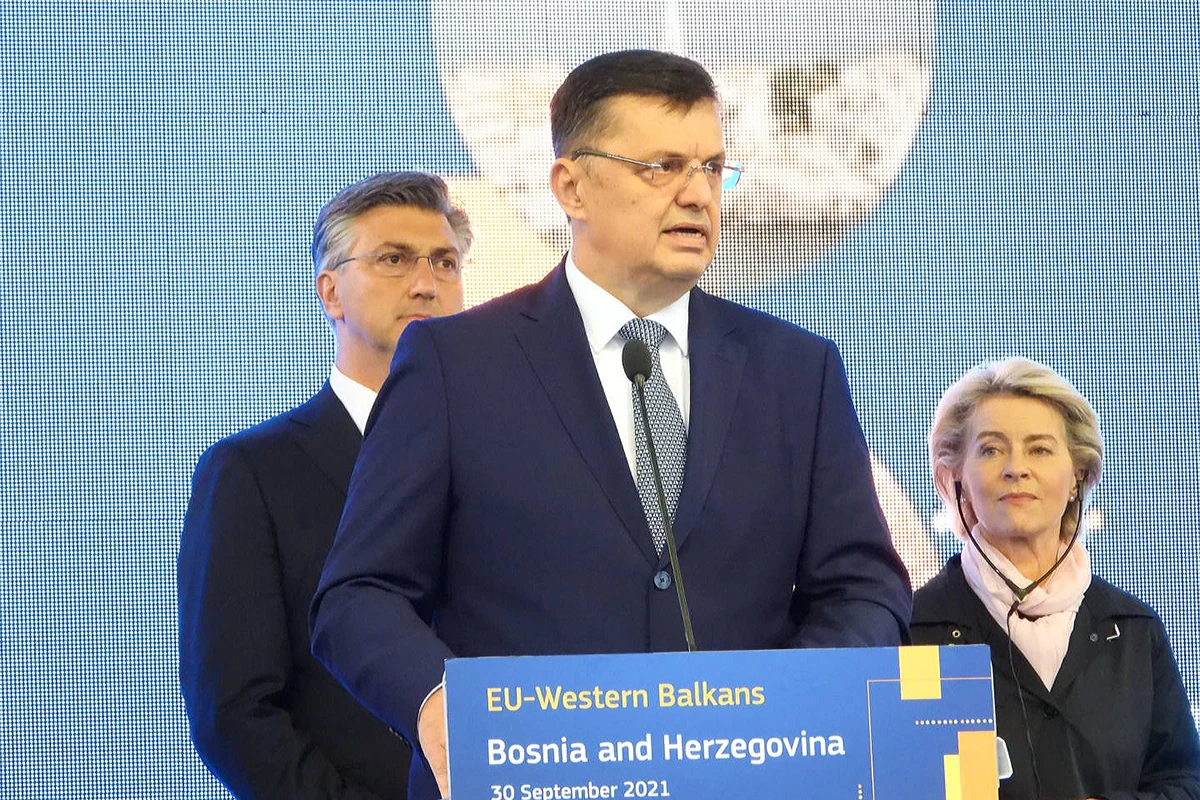 Tegeltija smijenio ministra obrane BiH 