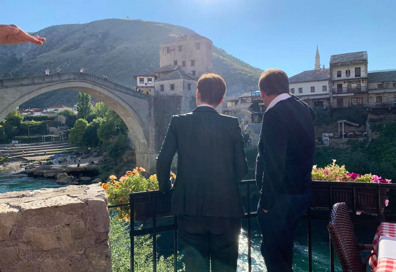 Izveden skok sa Starog mosta u Mostaru u čast premijerke Srbije