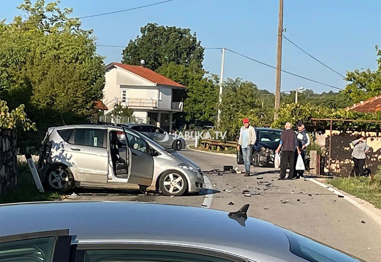 Široki Brijeg: Tri automobila u prometnoj nesreći 