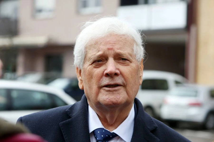 SIPA dematirala uhićenje Abdića, on se javio iz načelničke fotelje