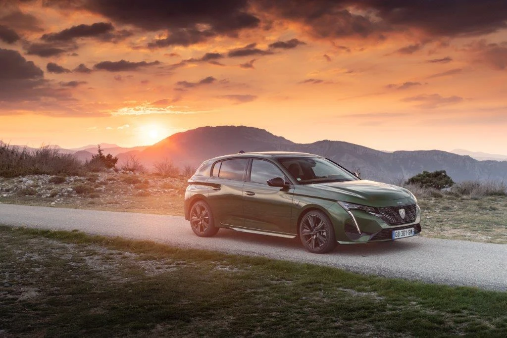 Novi 308 za proslavu 211 godina marke PEUGEOT i 130 godina osobnih vozila