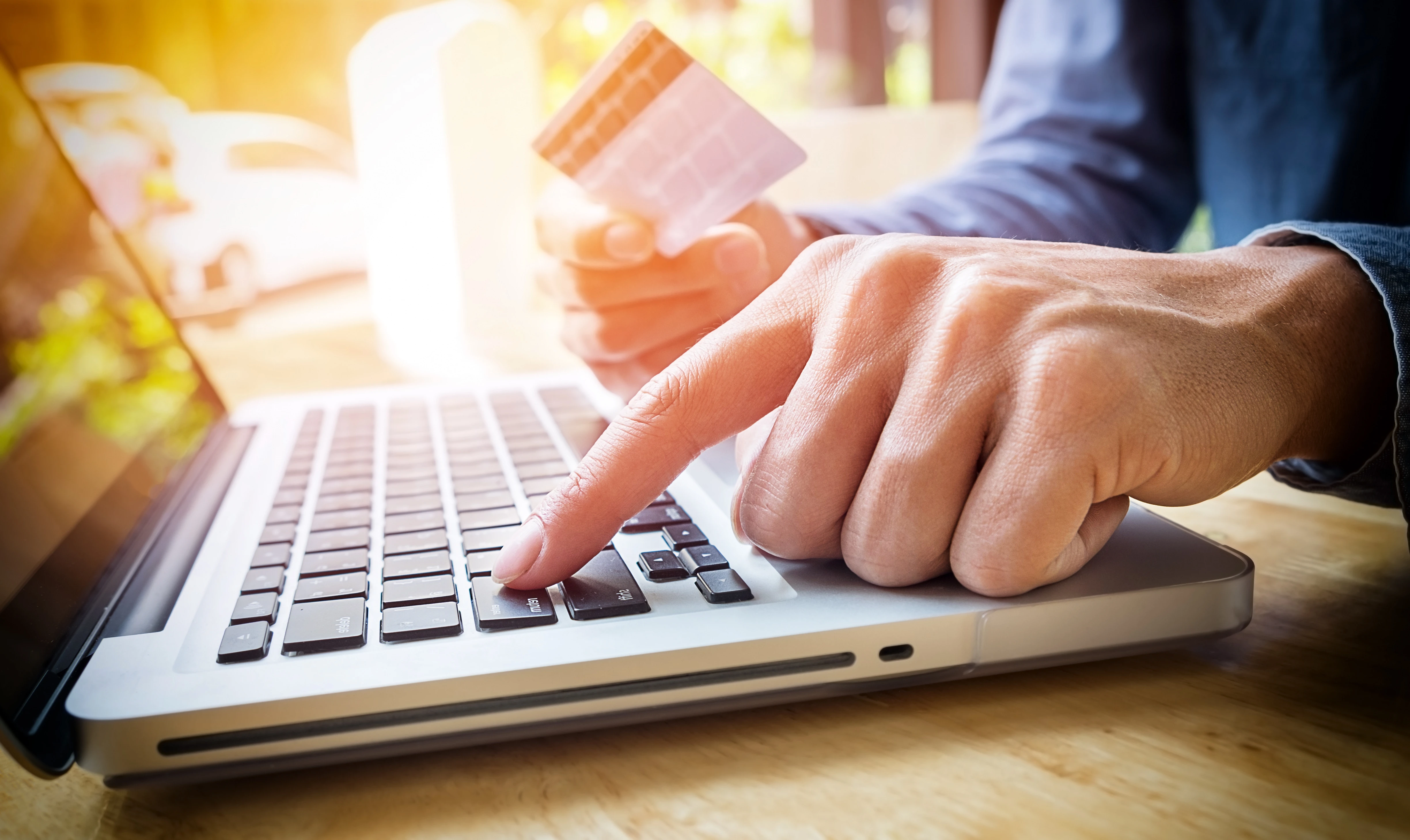 Saznajte kako implementirati plaćanje karticama na svoj web shop