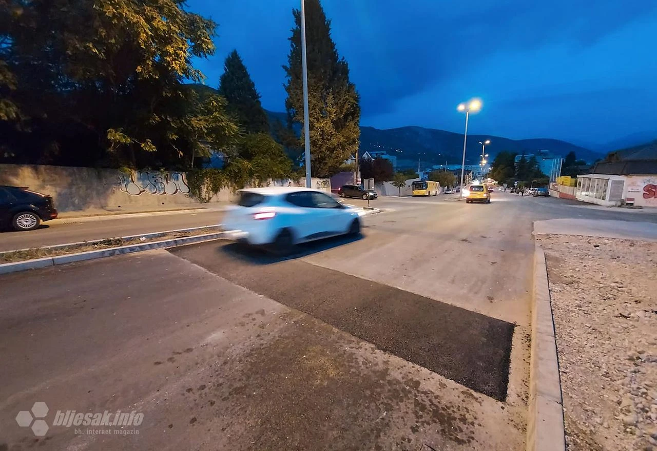 Mostar: Postavljeni novi ležeći policajci, vozači ne usporavaju 