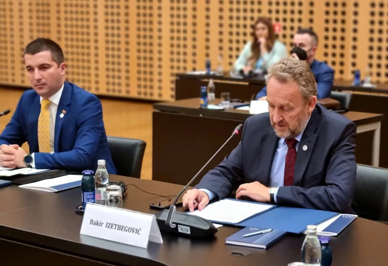 Izetbegović: Stranke iz RS-a u taoce su pretvorile sve građane BiH