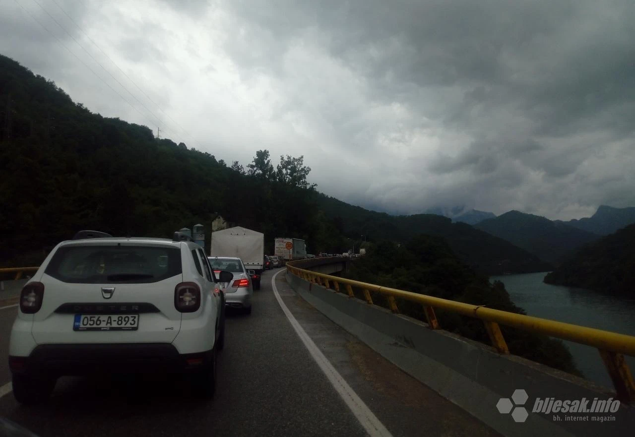 Zbog radova na Crnaji usporen promet na M-17