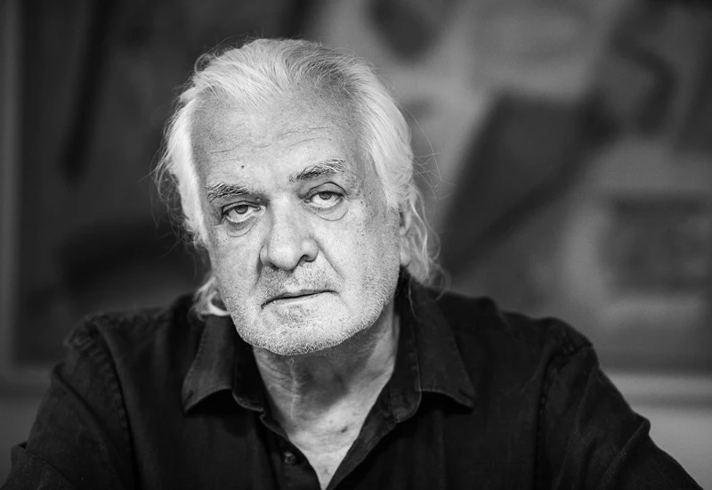 "Može li se sutra ustoličiti neki planetarni idiot koji će spaliti sve knjige?"