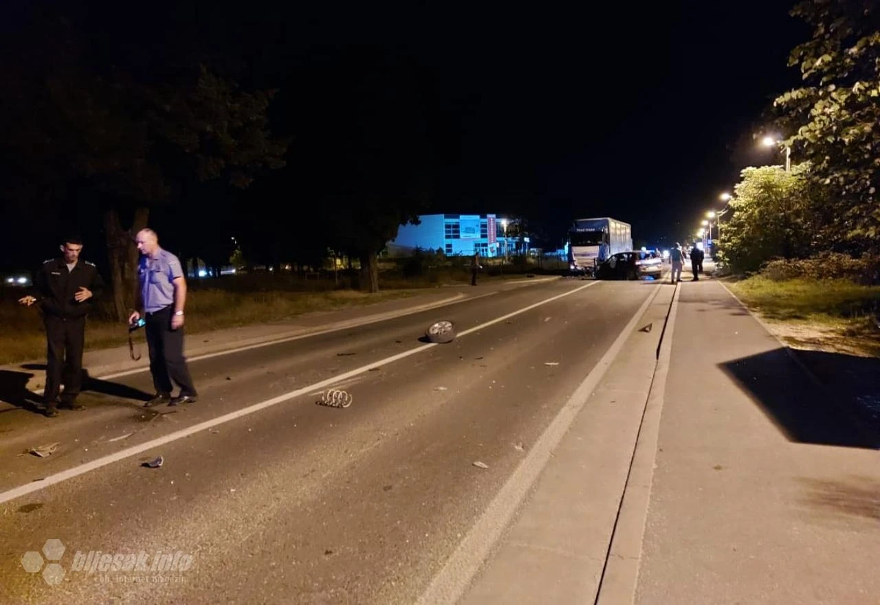 Teška prometna nesreća u Vrapčićima: Sudar tri vozila, jedna osoba prevezena u bolnicu