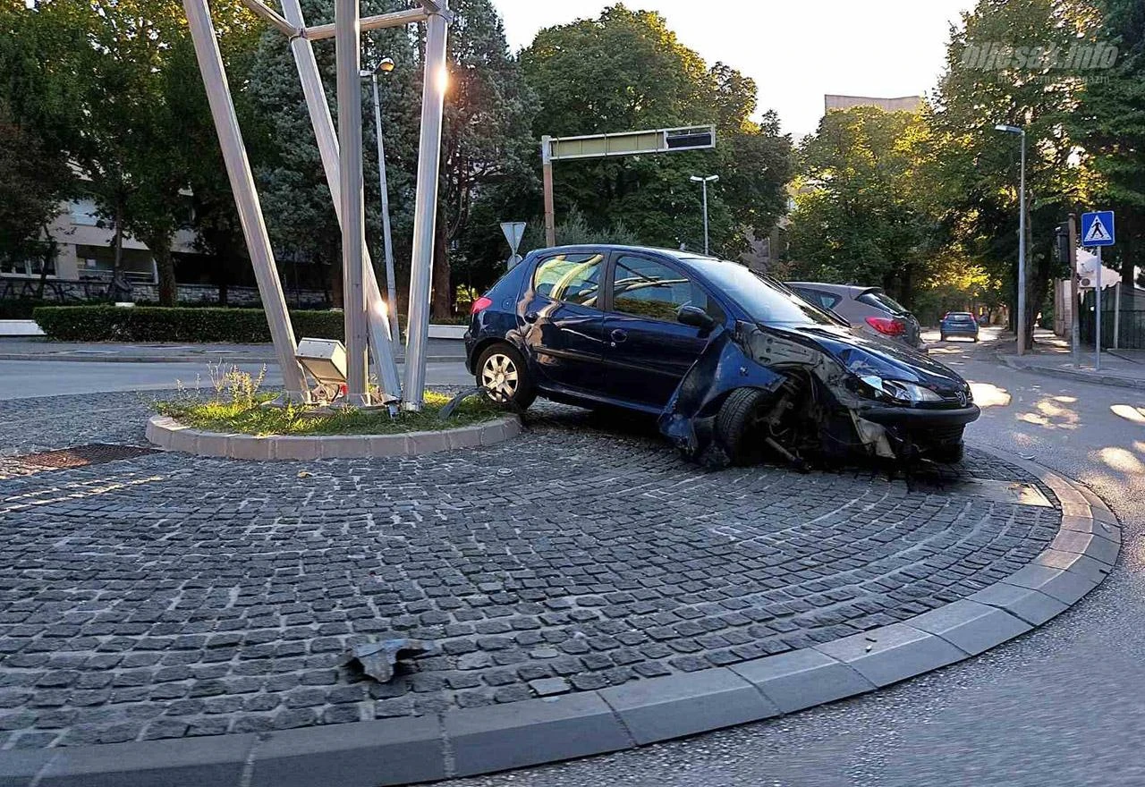 Pokušaj pravolinijskog prolaska kroz kružni tok nije se svidio rasvjeti