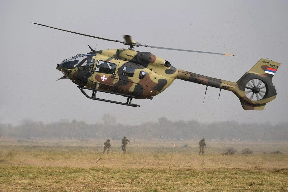 Nebom iznad Jarinja letjeli borbeni helikopteri