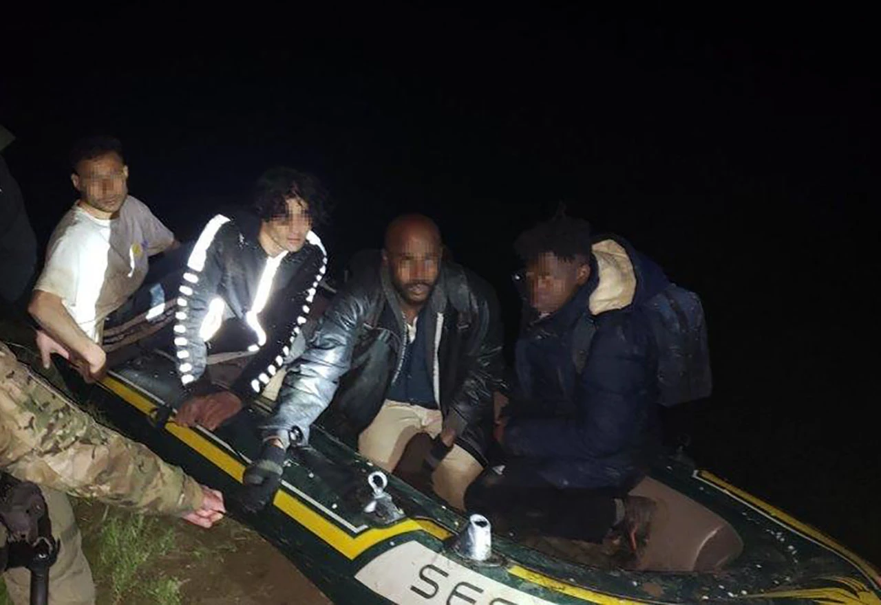 Državljani BiH preko Save pokušali prokrijumčariti 12 migranata