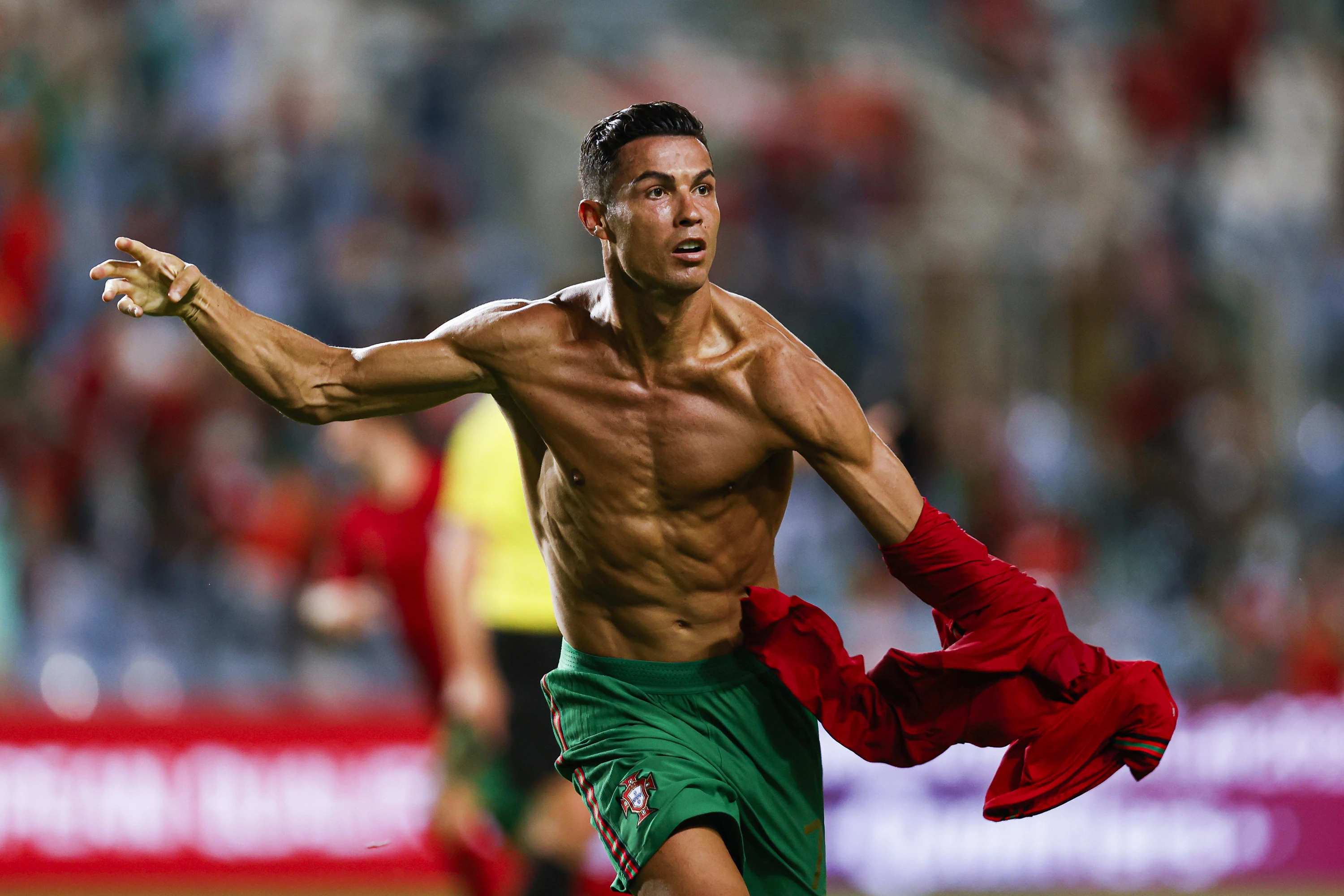 Cristiano Ronaldo postaje trener Uniteda u narednih 18 mjeseci