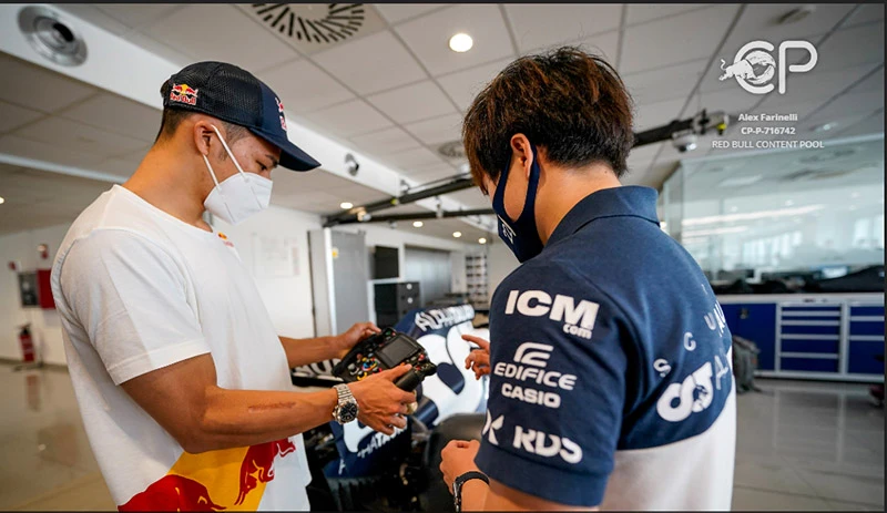 Vozači Formule 1 i MotoGP-a odmjerili snage u kartingu