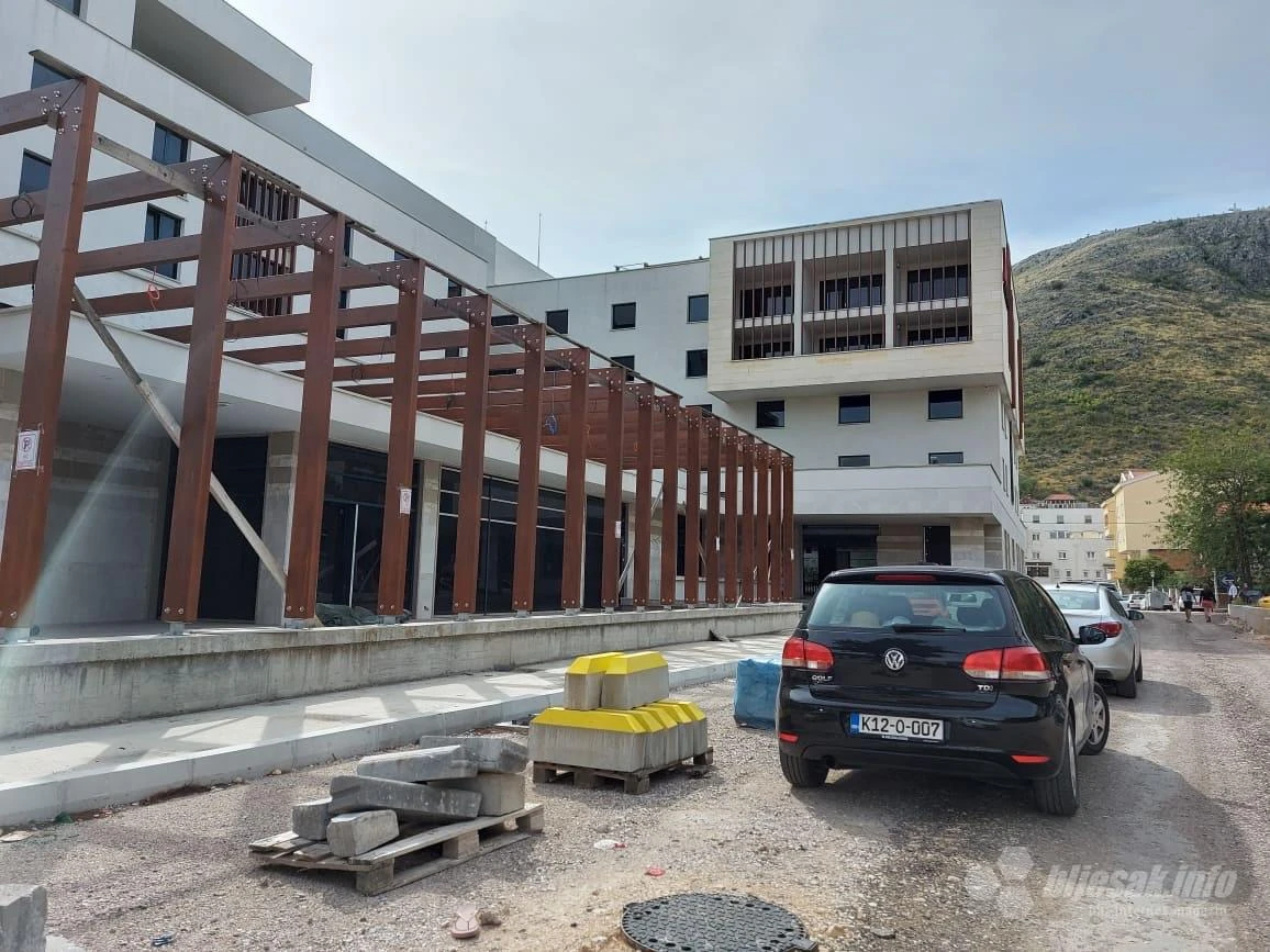 Inspekcija i hotel Ruža: Uklonjena ograda, uručene kazne