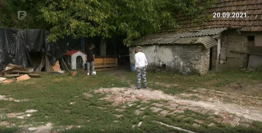 Tročlana obitelj iz Orašja živi bez struje i vode