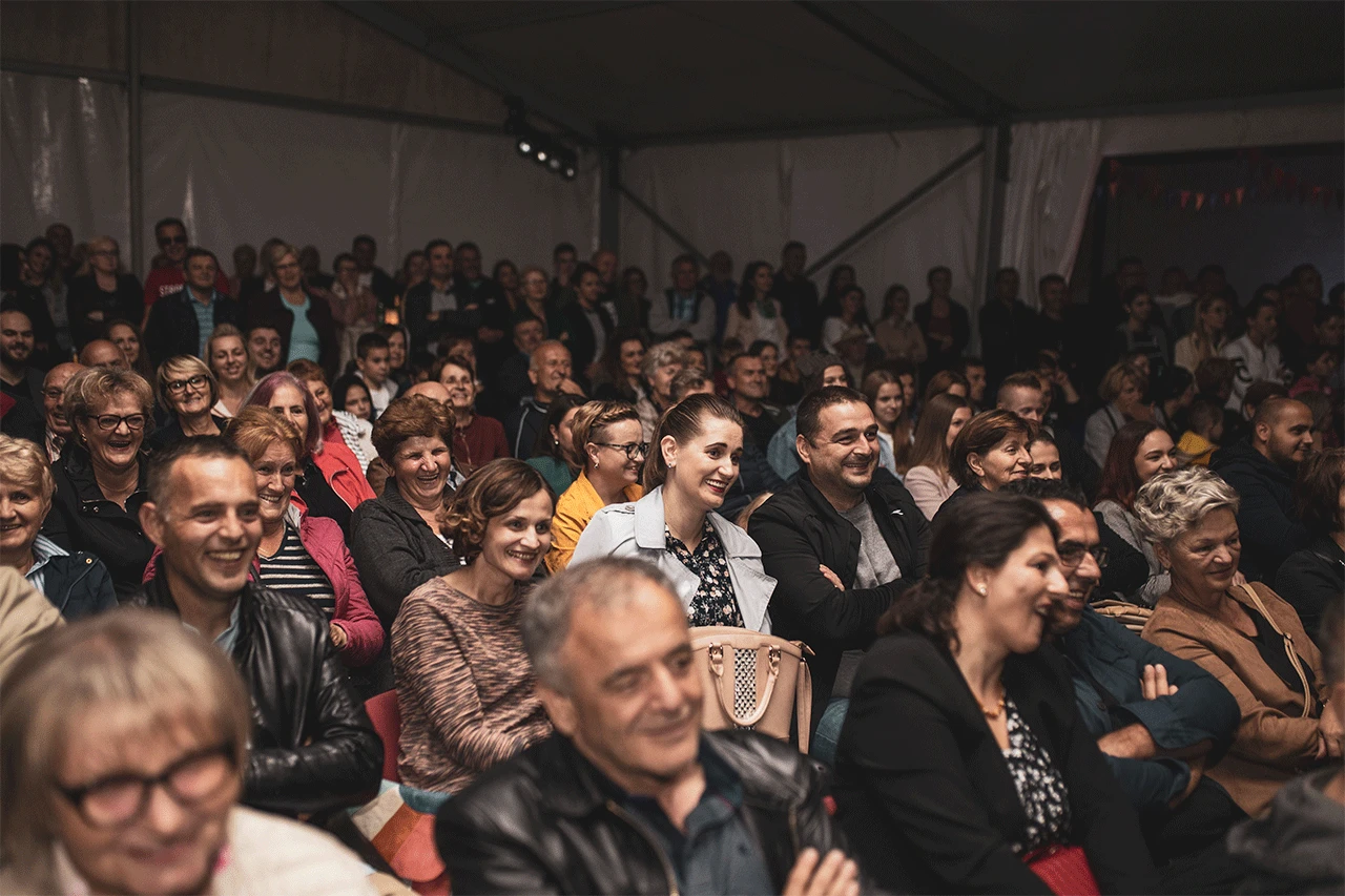 Treću festivalsku večer „inBoxa“ obilježili Tarik Filipović i Marta Bereš